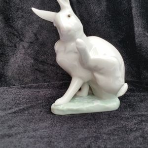 Lladro Retired Washing Bunny Mint